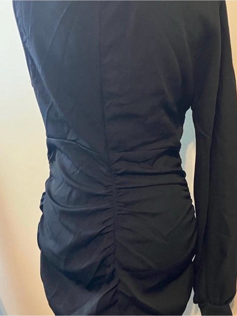 PrettyLittleThing Black One-Shoulder Ruched Mini Dress - Picture 5 of 7